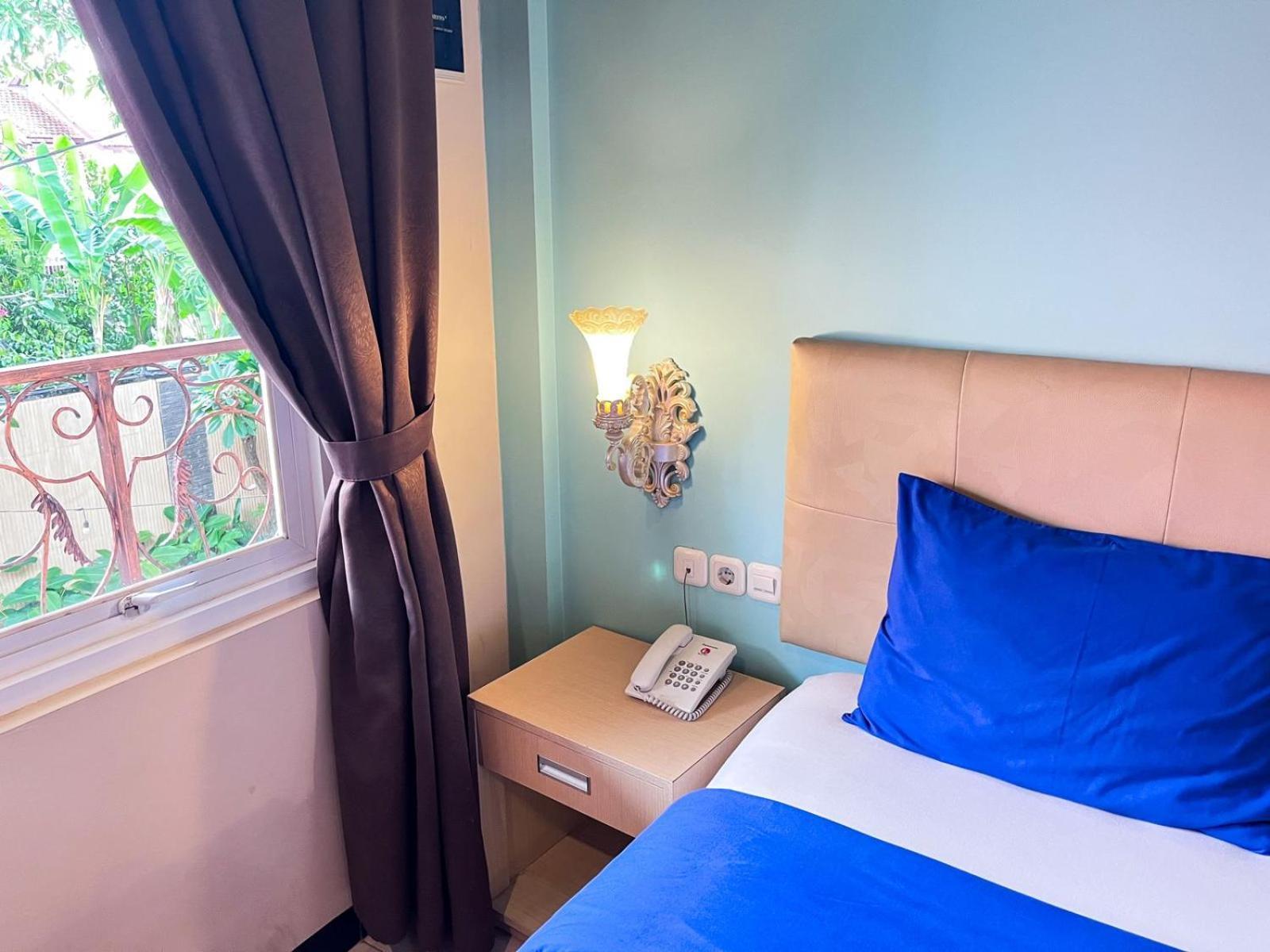 Ceria Boutique Hotel Maguwo Exterior photo